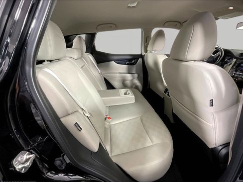 Used 2021 Nissan Rogue Sport SV AWD/4WD image 25