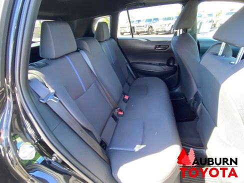 Used 2024 Toyota Corolla Cross AWD Hybrid w/ Moonroof Package image 18