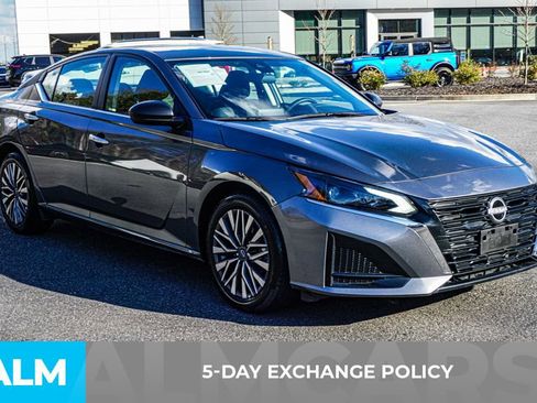 Used 2025 Nissan Altima 2.5 SV image 4