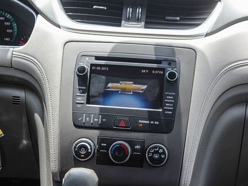 Used 2015 Chevrolet Traverse LS FWD image 18
