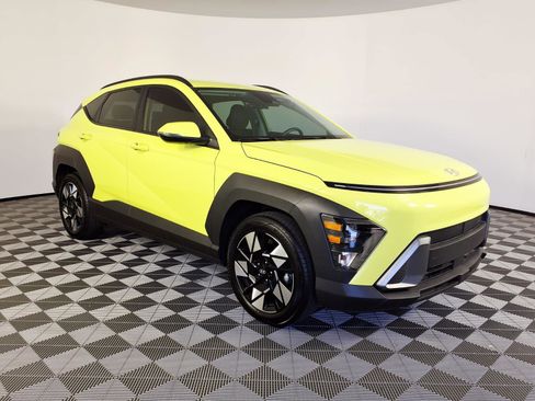 Certified 2025 Hyundai Kona SEL FWD image 3
