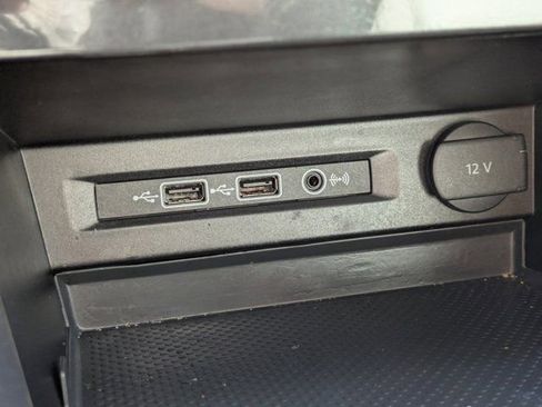 Used 2018 Volkswagen Tiguan SEL image 17