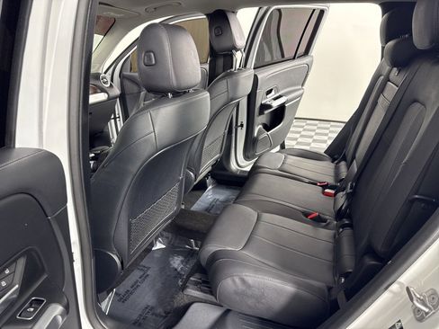 Used 2023 Mercedes-Benz GLB 250 4MATIC image 16