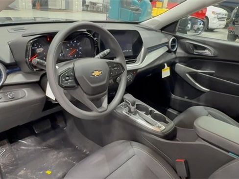 New 2026 Chevrolet Trax LS image 9