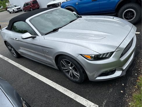 Used 2016 Ford Mustang GT Premium w/ Equipment Group 401A RWD image 8