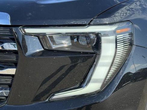 Used 2024 GMC Acadia Elevation image 14