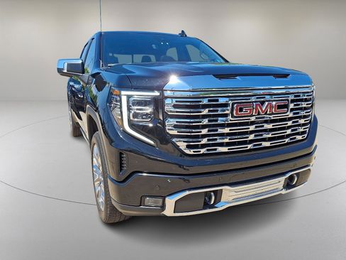 Used 2023 GMC Sierra 1500 Denali AWD/4WD image 2