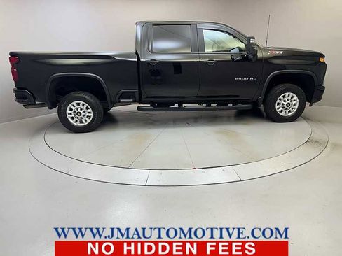 Used 2022 Chevrolet Silverado 2500 LT w/ Convenience Package image 6