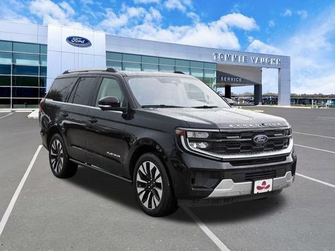 Certified 2025 Ford Expedition Platinum w/ Driver's Package AWD/4WD image 6