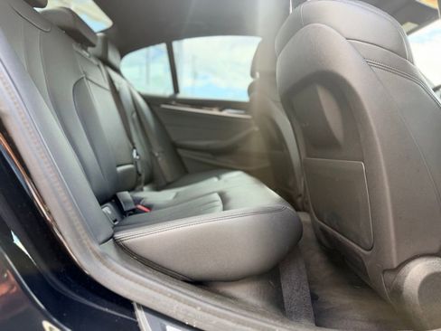 Used 2019 BMW 530i xDrive w/ Convenience Package AWD/4WD image 18