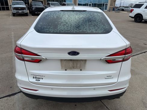 Used 2020 Ford Fusion SE image 9