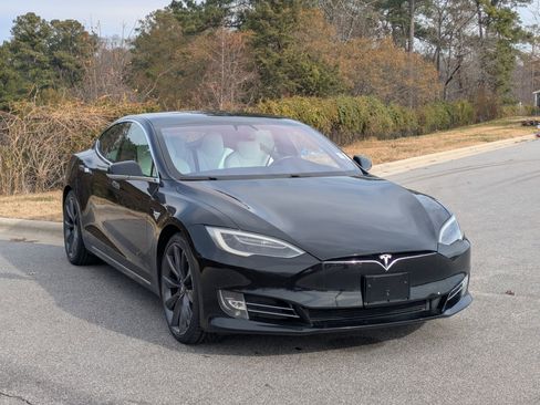 Used 2017 Tesla Model S 100D image 3