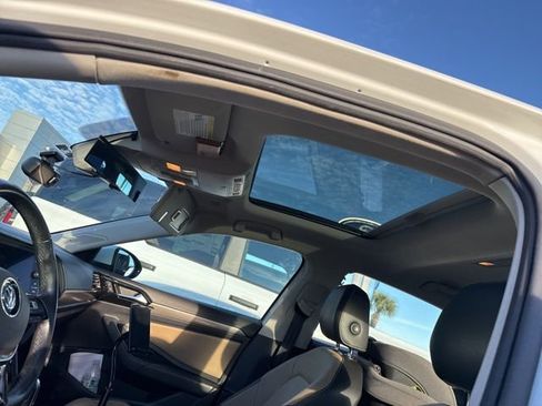 Used 2019 Volkswagen Jetta SEL Premium image 11