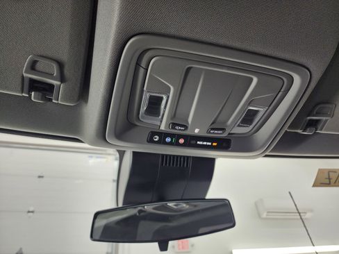 Used 2024 Chevrolet Silverado 2500 LT image 12