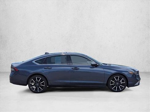Used 2023 Honda Accord Touring image 4