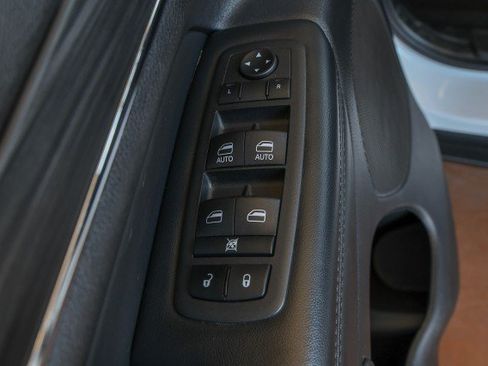 Used 2022 Jeep Grand Cherokee Limited AWD/4WD image 28