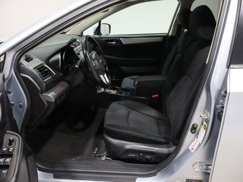 Used 2017 Subaru Outback 2.5i Premium image 10
