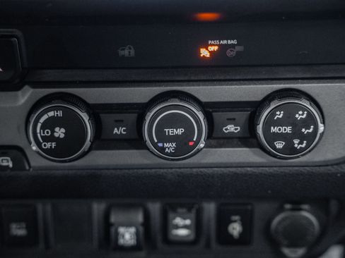 Used 2019 Toyota Tacoma TRD Sport image 30