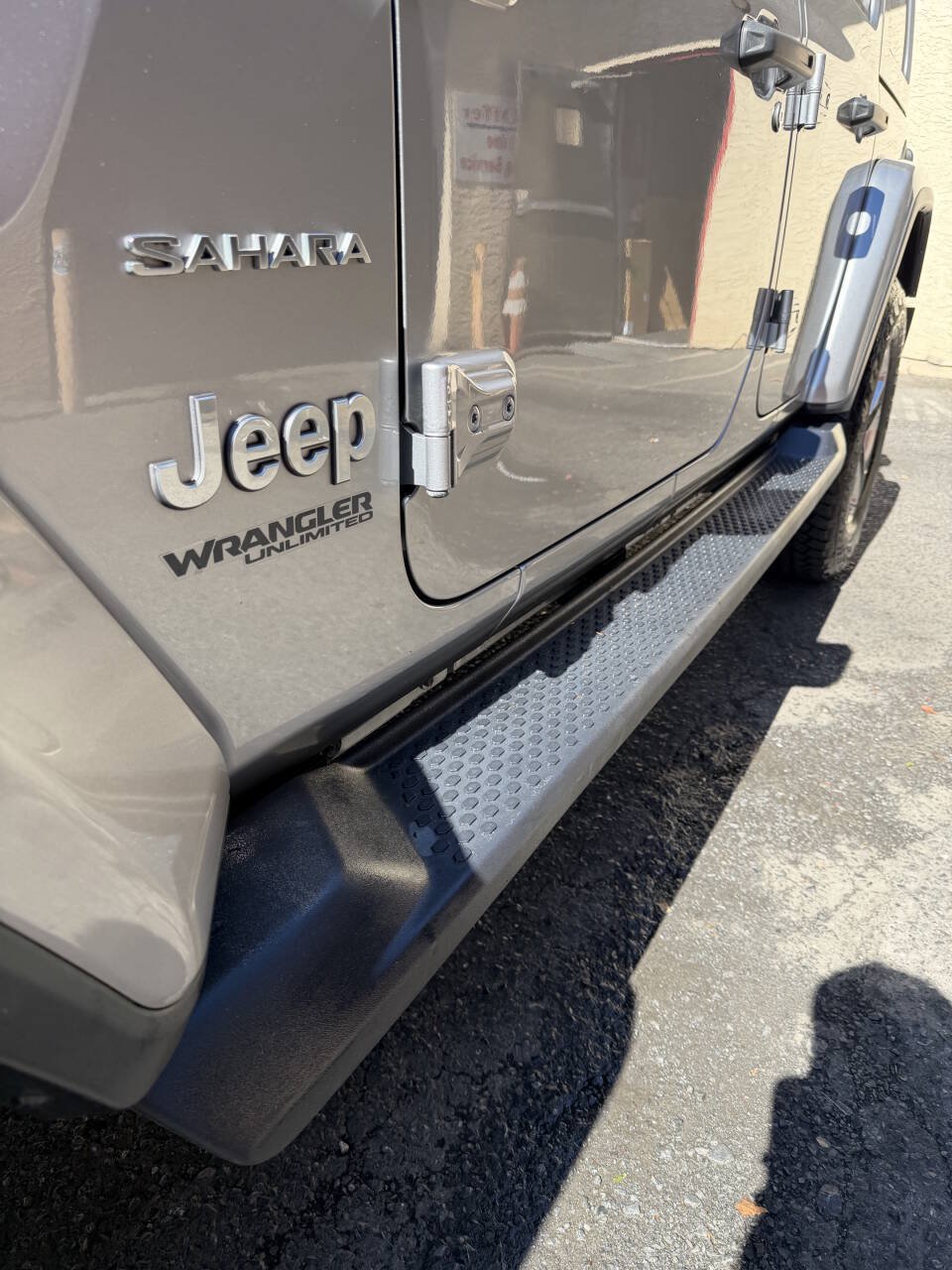 Used 2018 Jeep Wrangler Unlimited Sahara AWD/4WD image 20