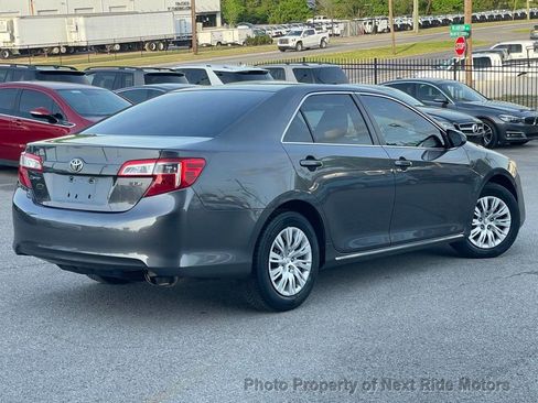 Used 2012 Toyota Camry LE image 2