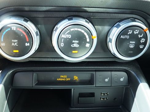 Used 2017 FIAT 124 Spider Abarth image 38