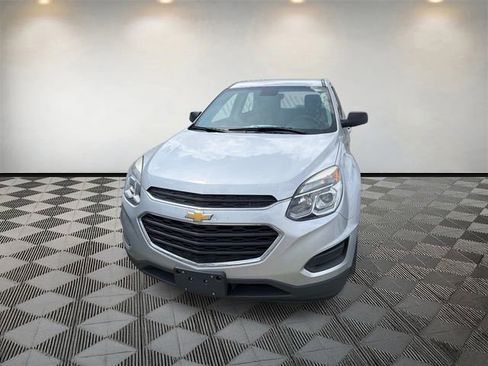 Used 2017 Chevrolet Equinox LS image 2