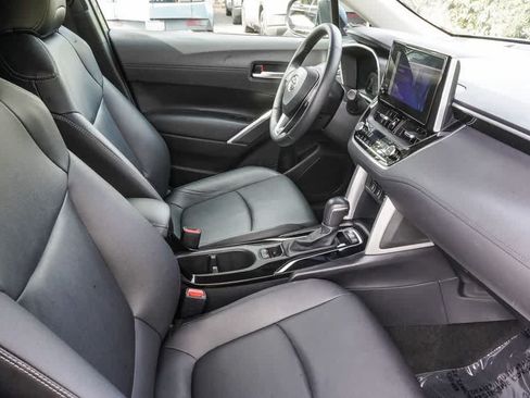 Used 2023 Toyota Corolla Cross XLE FWD image 16