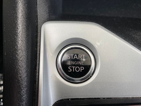 Used 2025 Nissan Altima 2.5 SV FWD image 18