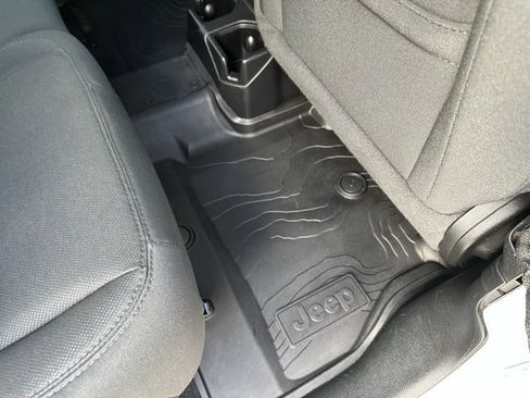 Used 2021 Jeep Wrangler Unlimited Sport image 16