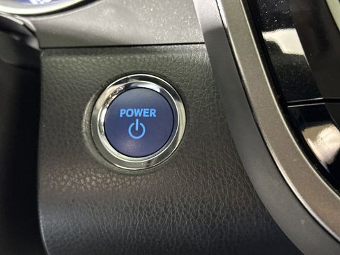 Used 2022 Toyota Camry XLE image 53