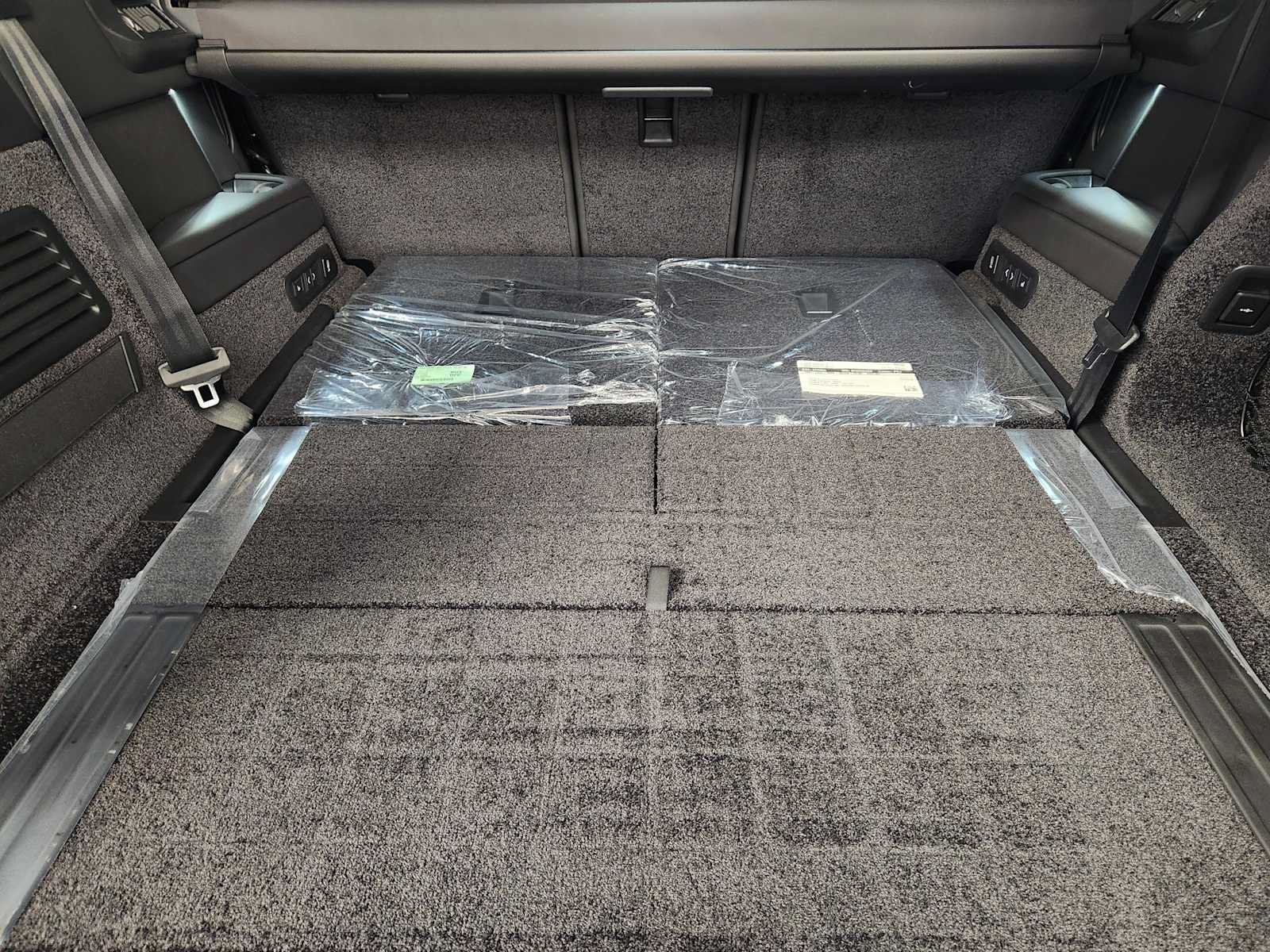 New 2026 Land Rover Range Rover Long Wheelbase SE AWD/4WD image 32