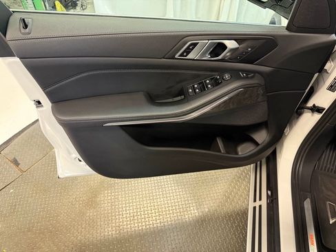 Used 2023 BMW X5 xDrive40i AWD/4WD image 3