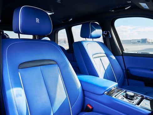 Used 2023 Rolls-Royce Cullinan Black Badge w/ Driver's Package image 43