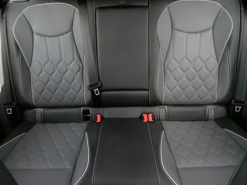Certified 2025 Volkswagen Tiguan SEL R-Line AWD/4WD image 13