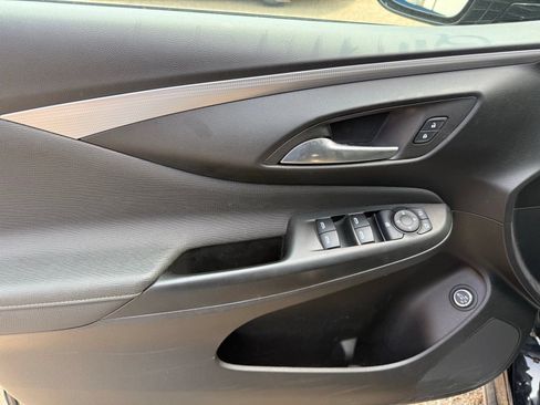 Used 2025 Buick Envista Avenir FWD image 11