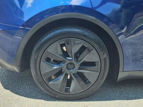 Used 2024 Tesla Model Y Long Range RWD image 16