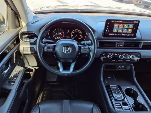 Certified 2024 Honda Pilot Touring image 14