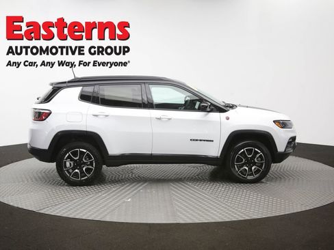Used 2024 Jeep Compass Trailhawk AWD/4WD image 44