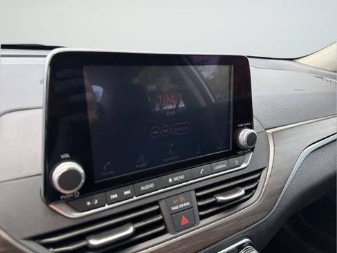 Certified 2023 Nissan Altima 2.5 SV FWD image 18