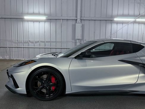 Used 2021 Chevrolet Corvette Stingray Premium Cpe w/ Z51 Performance Package image 16