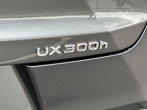 New 2026 Lexus UX 300h FWD image 20