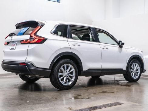 Used 2025 Honda CR-V EX image 9