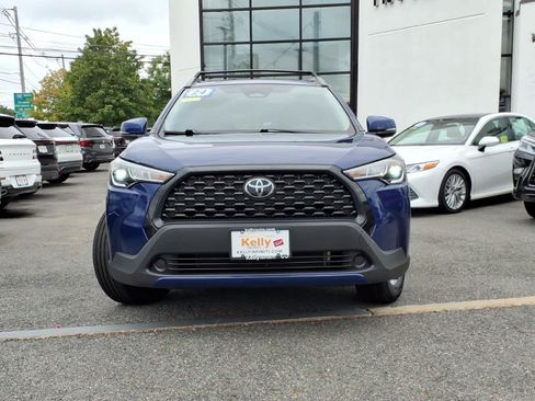Used 2024 Toyota Corolla Cross LE w/ Moonroof Package AWD/4WD image 2
