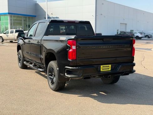 Used 2020 Chevrolet Silverado 1500 LT Trail Boss w/ Midnight Edition image 8