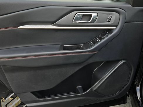 Used 2025 Ford Explorer ST-Line AWD/4WD image 9