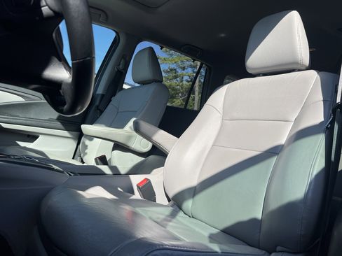 Used 2021 Honda Pilot Special Edition image 3