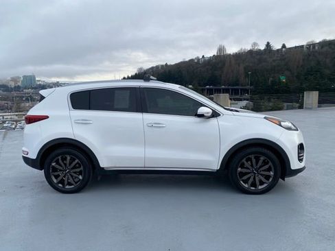Used 2019 Kia Sportage EX w/ EX Sport Appearance Package image 2