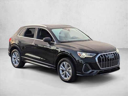 Certified 2025 Audi Q3 2.0T Premium w/ Convenience Package image 3