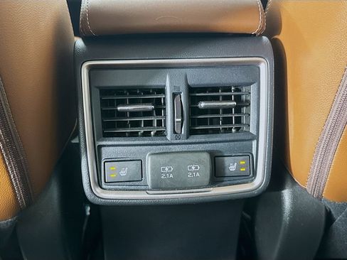 Used 2021 Subaru Forester Touring AWD/4WD image 32
