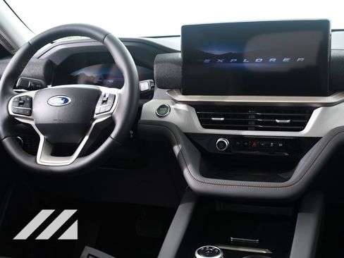 New 2025 Ford Explorer Active w/ Active Comfort Package image 8